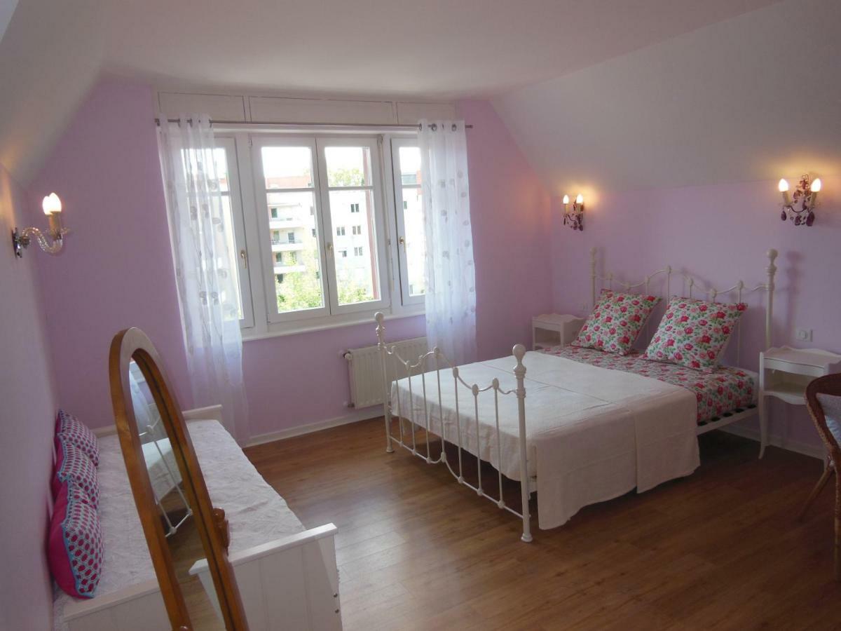 Les Fontenottes Bed and Breakfast Besançon Exteriör bild